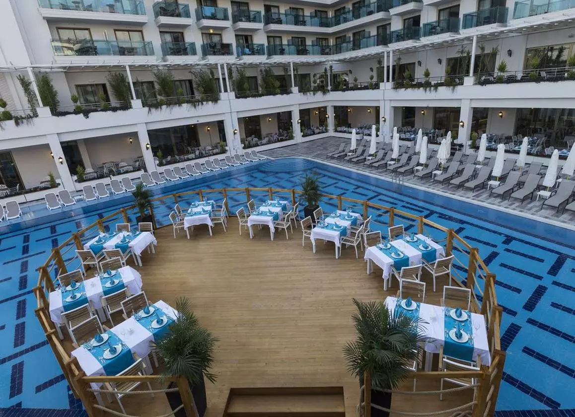 Side La Grande Resort & Spa POOL (Copy).jpg